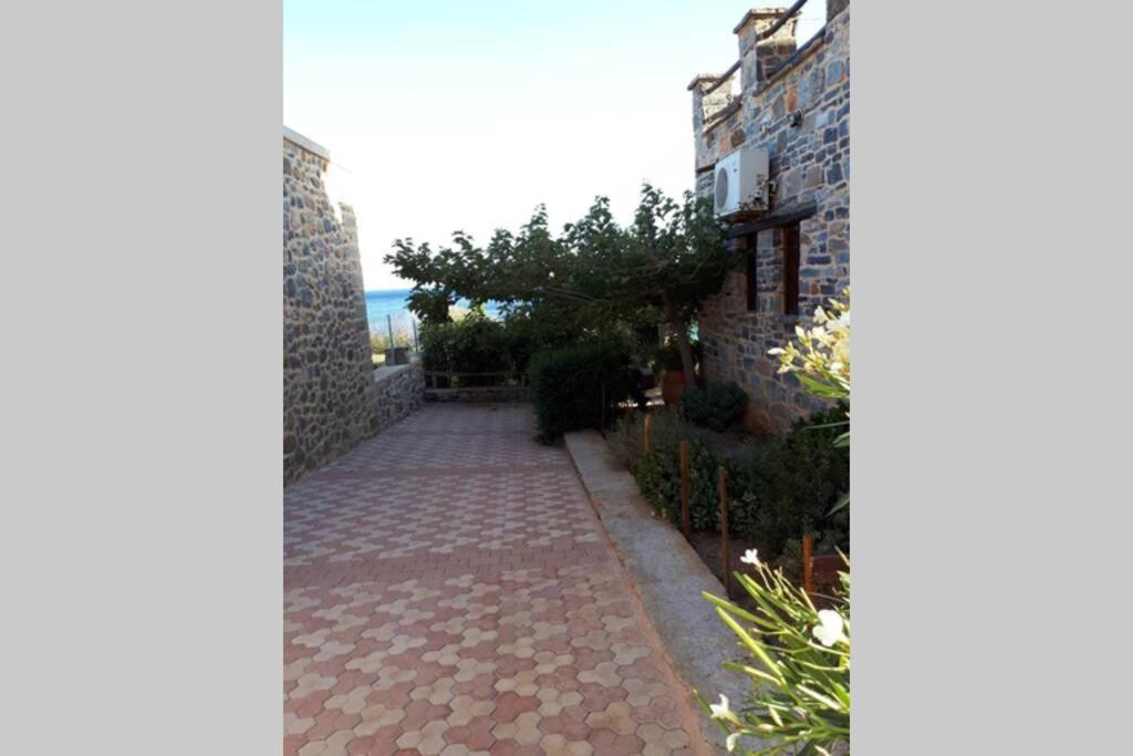 Traditional Stone House By The Sea... Kapetanianá 外观 照片