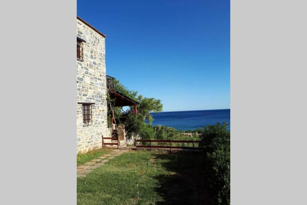 Traditional Stone House By The Sea... Kapetanianá 外观 照片