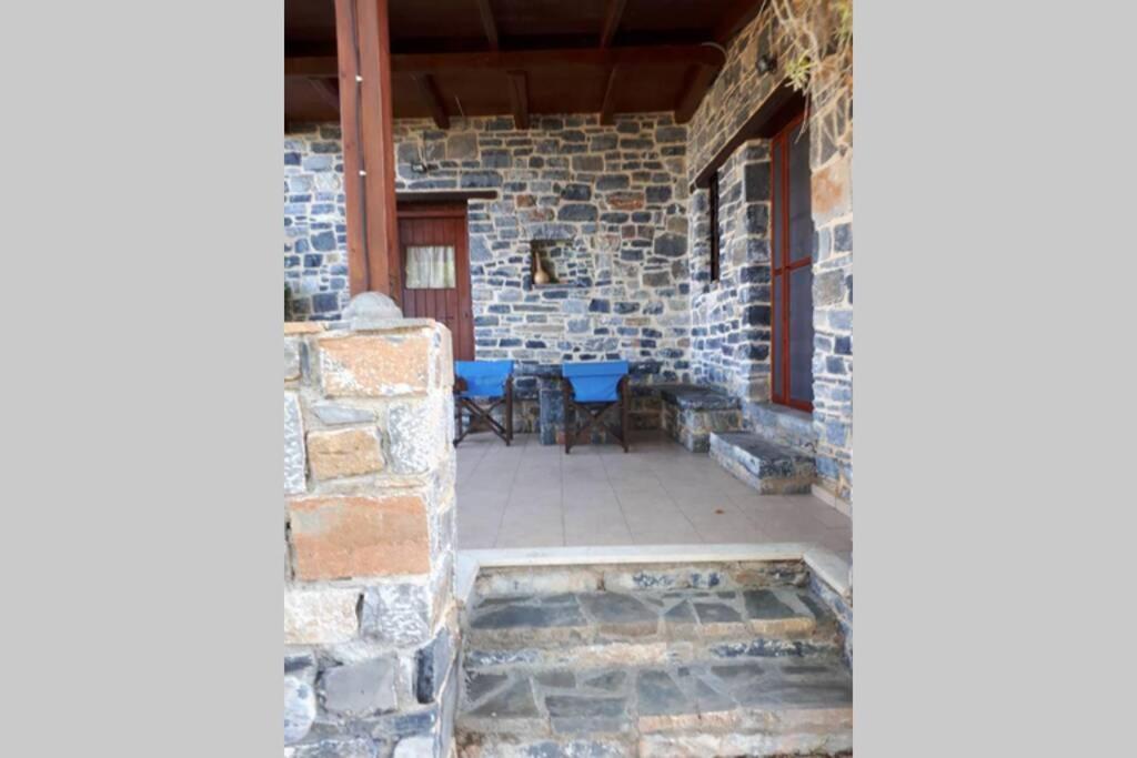 Traditional Stone House By The Sea... Kapetanianá 外观 照片