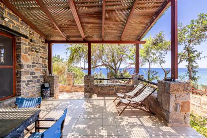 Traditional Stone House By The Sea... Kapetanianá 外观 照片