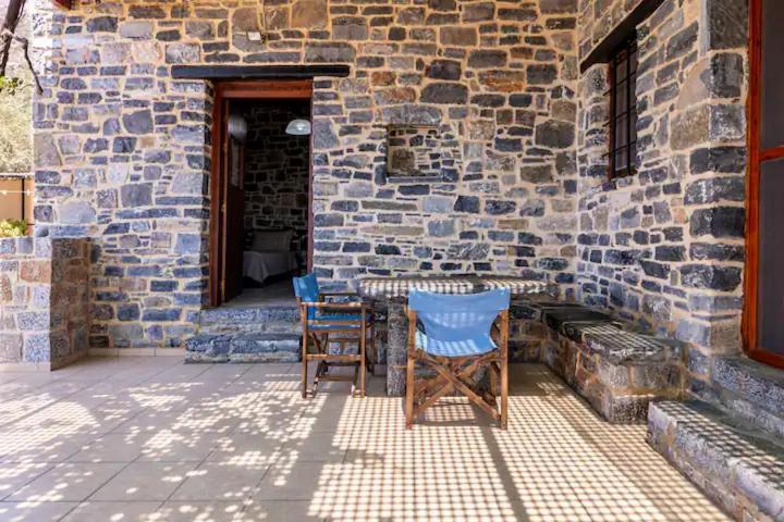 Traditional Stone House By The Sea... Kapetanianá 外观 照片