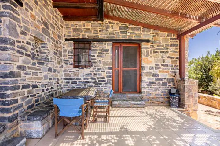 Traditional Stone House By The Sea... Kapetanianá 外观 照片